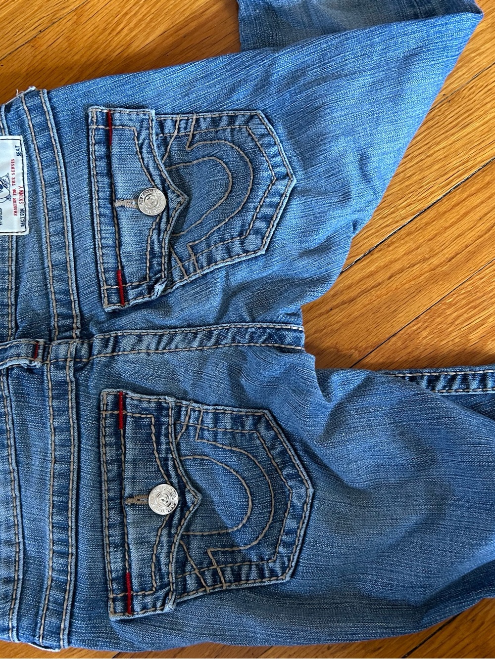 True religion women’s size 26 ripped jeans